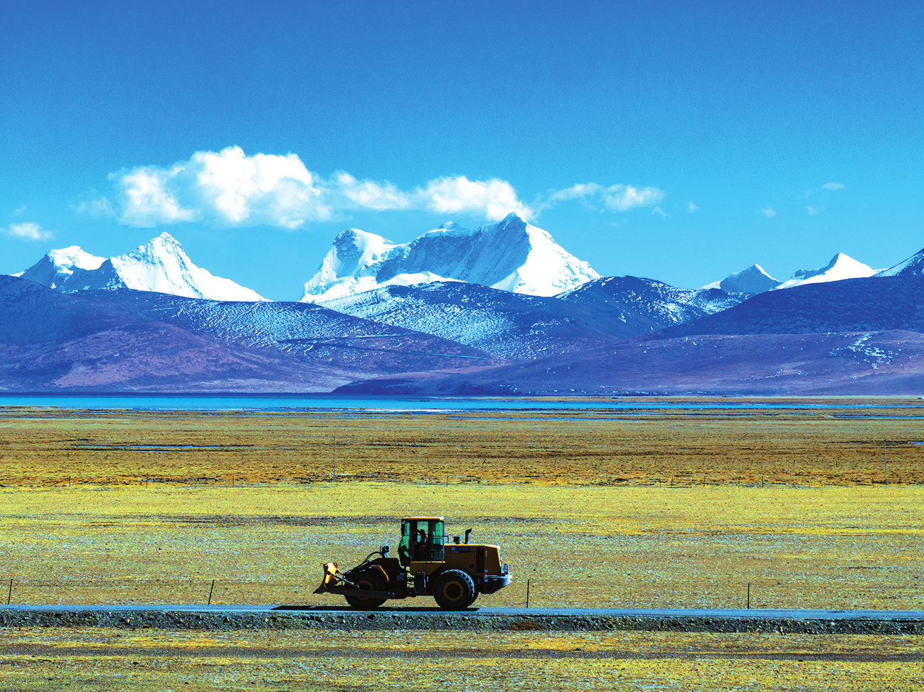 འདི་ནི་ལྷག་པ་ཚེ་རིང་གིས་གཞུང་ལམ་བདག་སྐྱོང་ཁུལ་གྱི་གཞུང་ལམ་ལ་ཞིབ་བཤེར་བྱེད་བཞིན་པ།