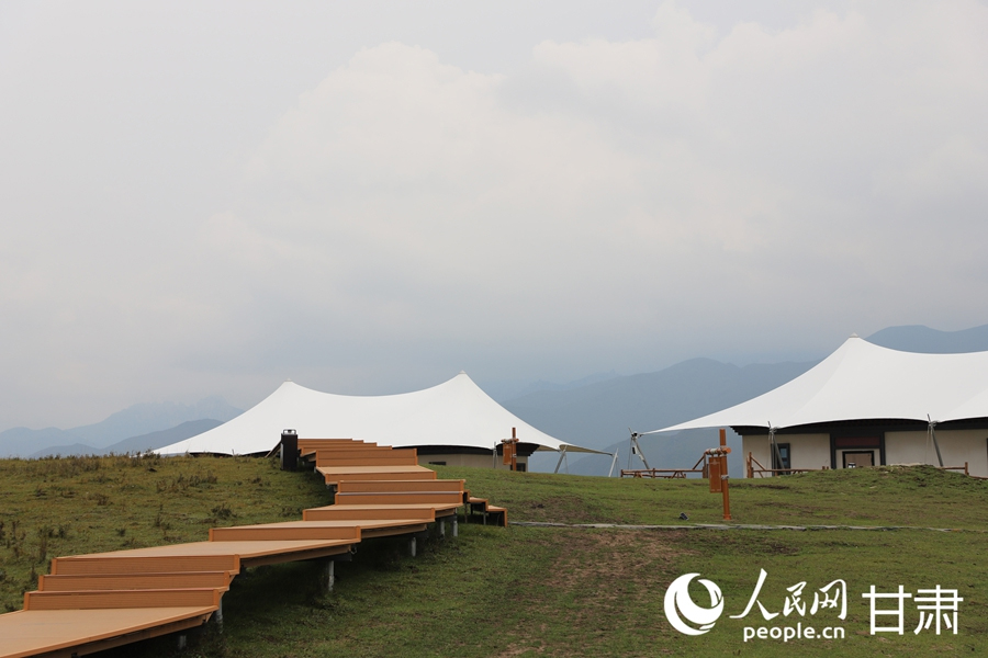མ་ཡ་གངས་རིའི་སྦྲ་གུར་སྒར་སའི་ཕྱིའི་ཡུལ་ལྗོངས།