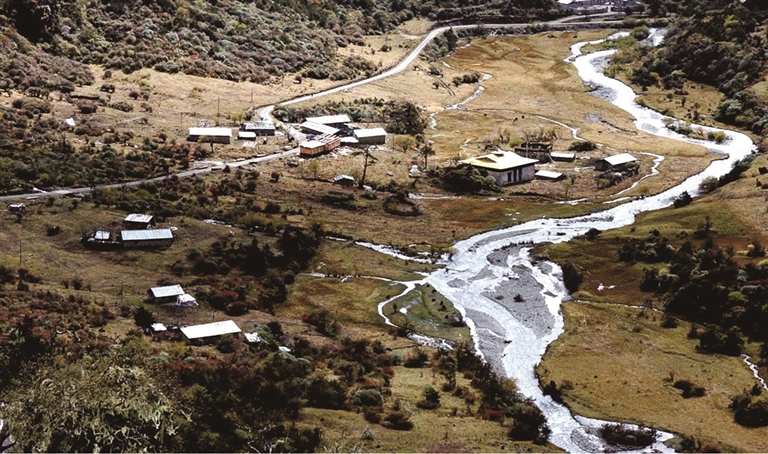 2003ལོའི་ཟླ་10ཚེས་26ཉིན་པར་བླངས་པའི་ཡུལ་སྨད་ཤང་གི་རྣམ་པ་ཡིན་པ།